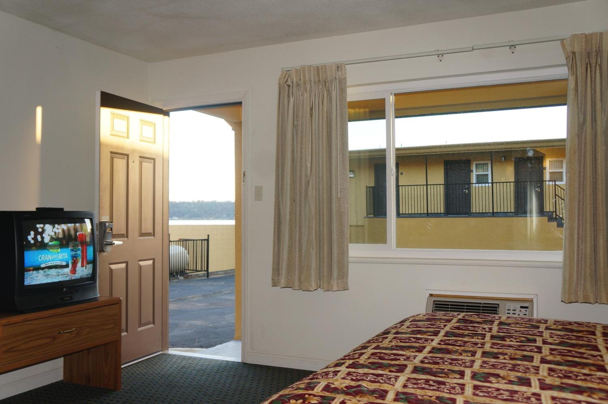 Lake Marina Inn Clearlake Oaks Pokoj fotografie