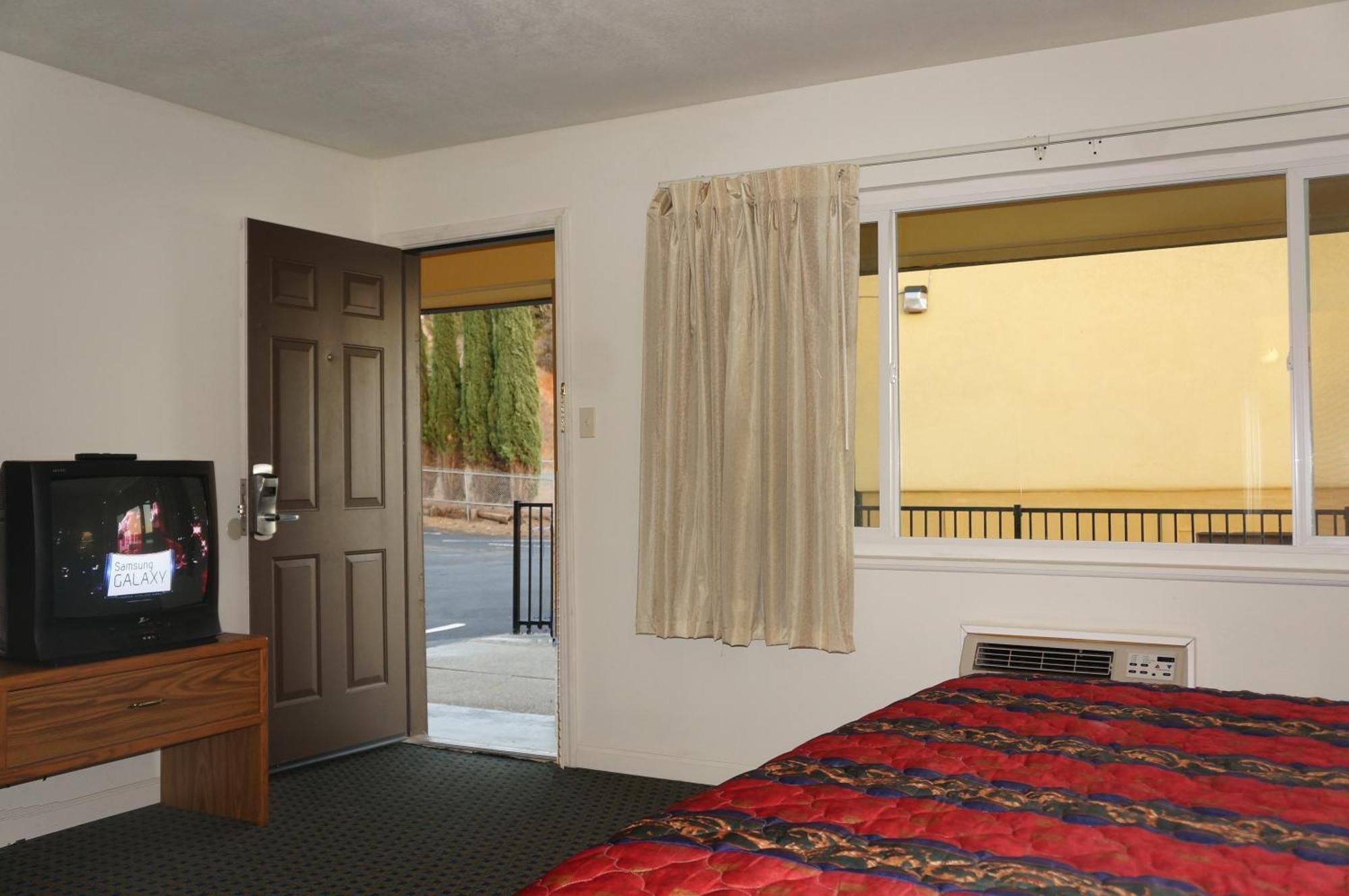 Lake Marina Inn Clearlake Oaks Pokoj fotografie